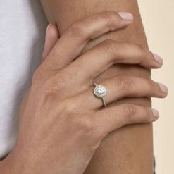 Devant -Colliers Soldes Magasin 02220417 136 52 M1