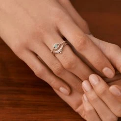 AGATHA FR Bague Fine LUCKY EYE - Cristal / Argenté -Colliers Soldes Magasin 02220493 136 52 M2