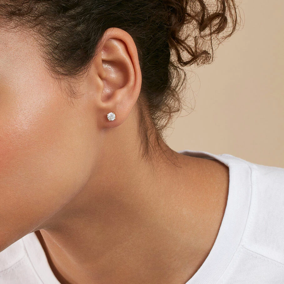 AGATHA FR Boucles D'oreilles Puces SOL - Cristal / Doré 4 AGATHA FR Boucles D'oreilles Puces SOL - Cristal / Doré – Image 2