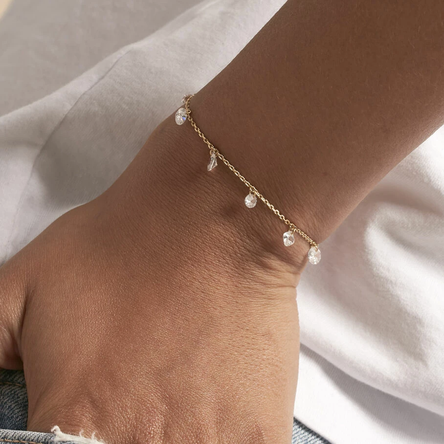 AGATHA FR Bracelet Souple PETILLE - Cristal / Doré 4 AGATHA FR Bracelet Souple PETILLE - Cristal / Doré – Image 2