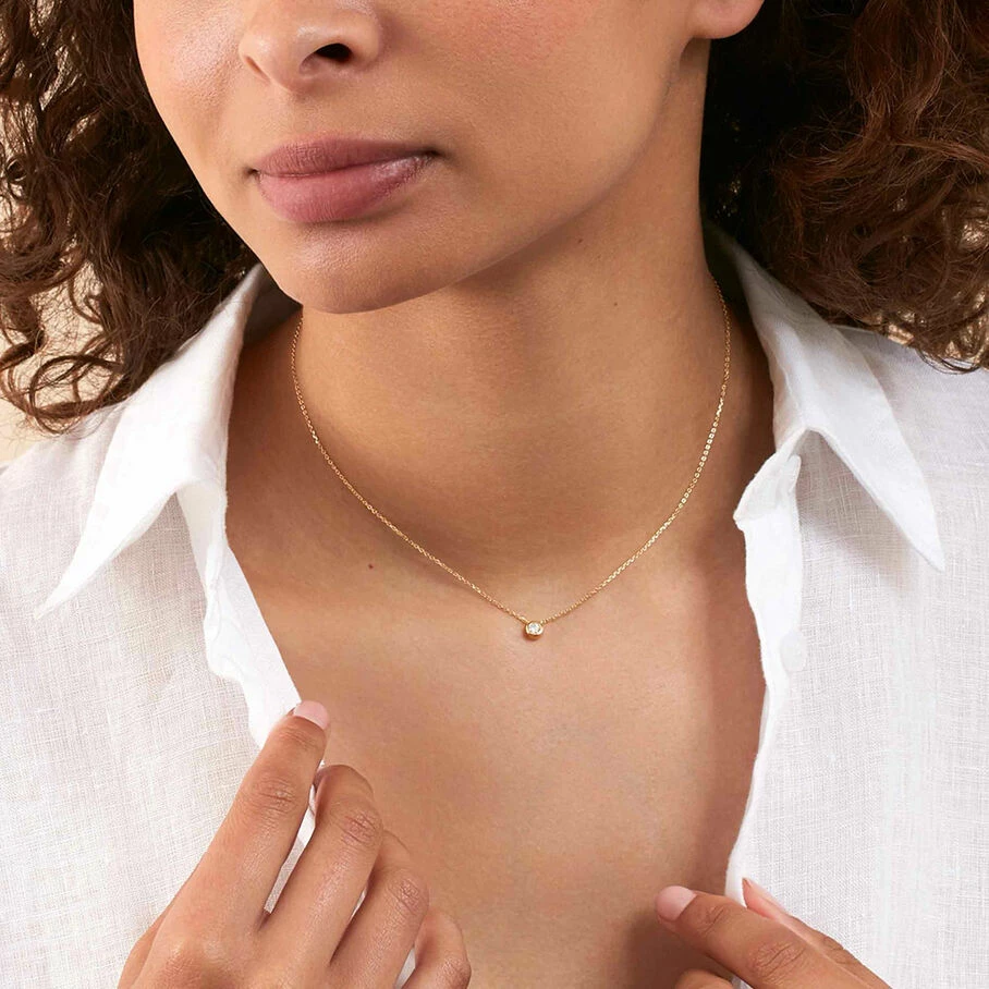 AGATHA FR Collier Ras Du Cou BRILLANT - Cristal / Doré 4 AGATHA FR Collier Ras Du Cou BRILLANT - Cristal / Doré – Image 2